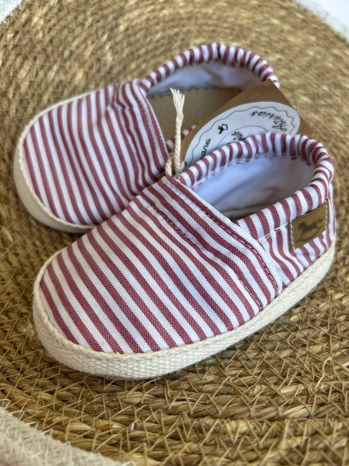Alpargata raya roja