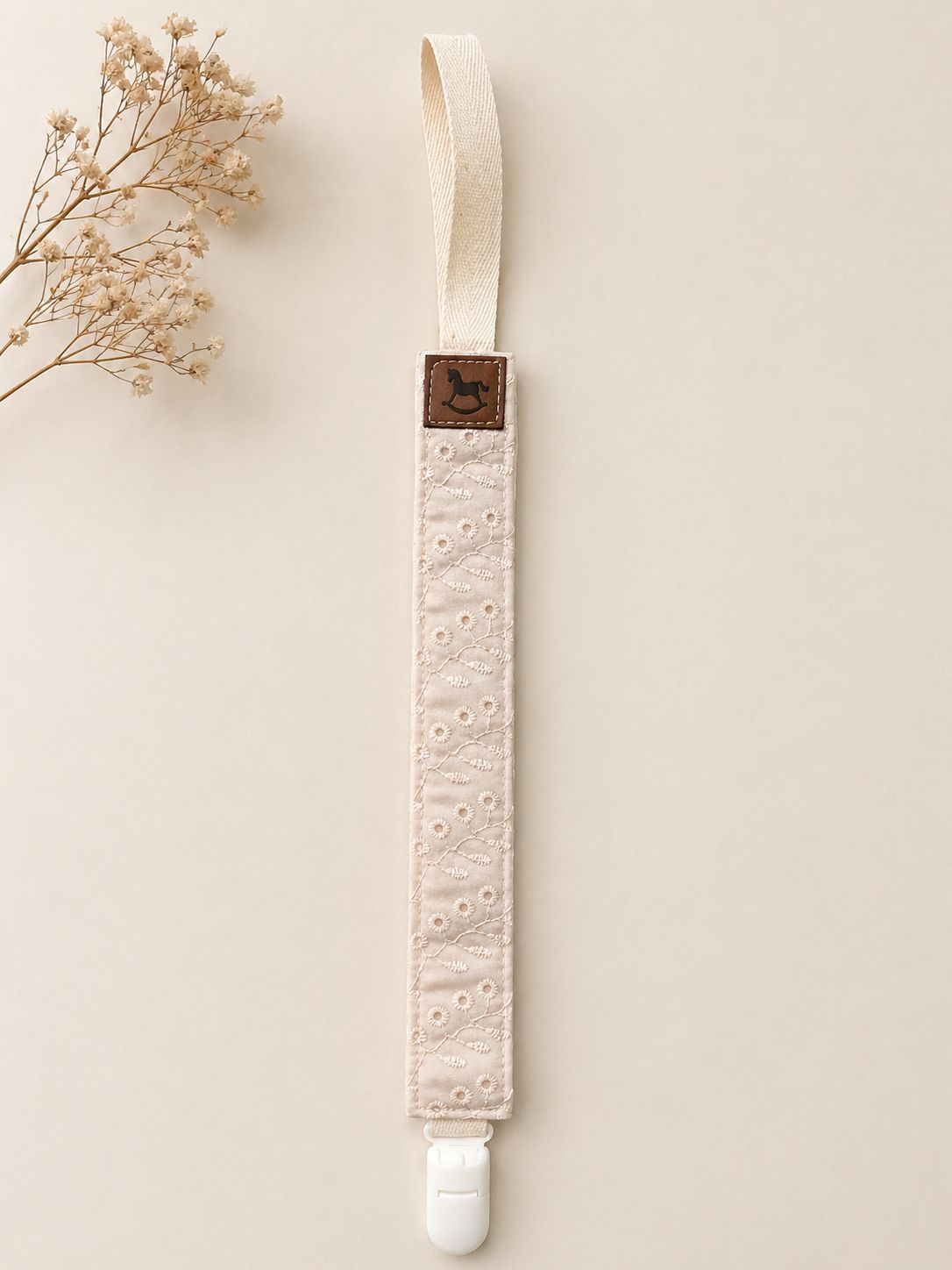Sujeta Chupete en Broderie Natural