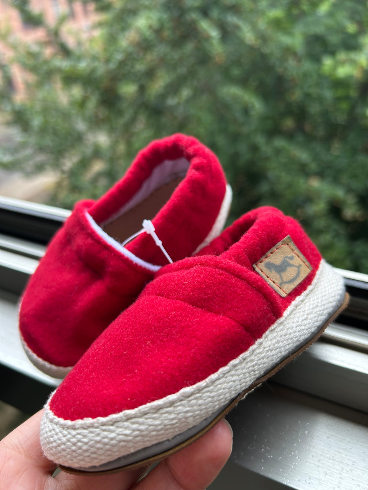 Alpargatas en paño rojo bebé
